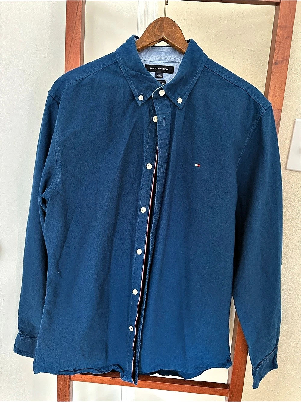 Tommy Hilfiger Custom Fit Button-Down Shirt Button-Down Shirt in Blue Large